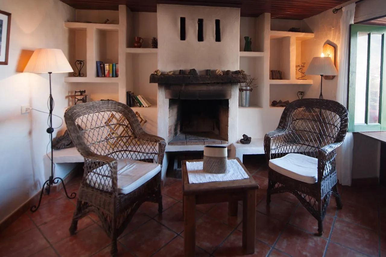 La Brujita Villa Frontera 0*,